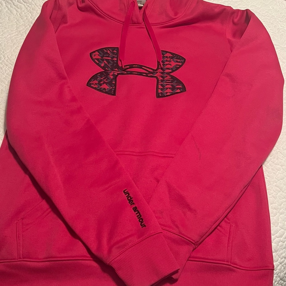 Nearly new size small under armory sweatshirt